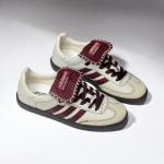 Wales Bnnr Krem Bordo