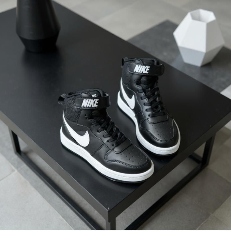 Court Bilekli Siyah Beyaz