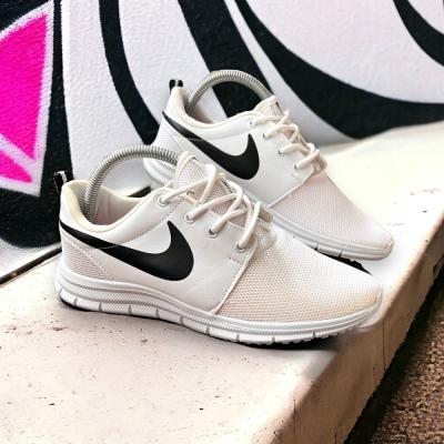 Roshe Beyaz Siyah