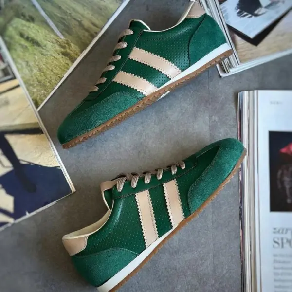 Vega Sneaker